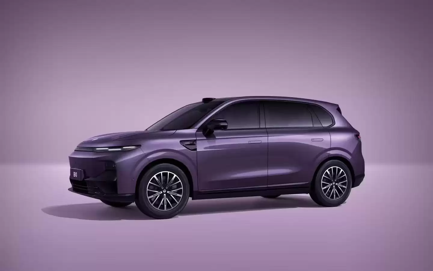 中国一汽:红旗未来三年将投放6款右舵车型,还有海外专属产品