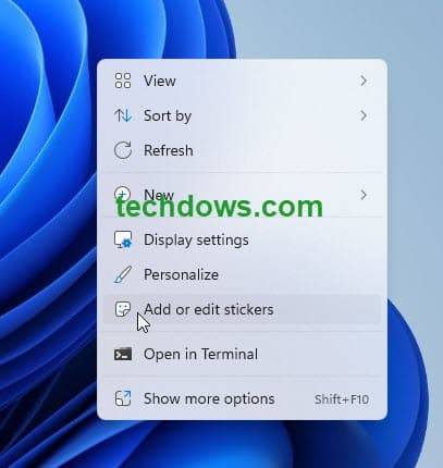 如何在 Windows 11 上启用或禁用桌面贴纸？