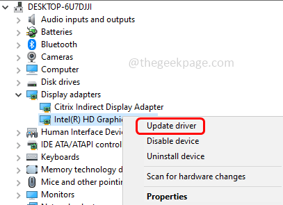 如何解决在 Windows 10 中桌面变成粉色或紫色的问题？