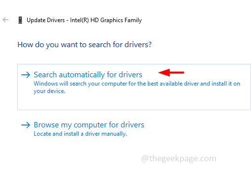如何解决在 Windows 10 中桌面变成粉色或紫色的问题？