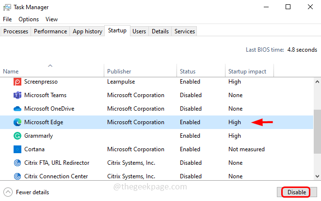 如何解决在 Windows 10 中桌面变成粉色或紫色的问题？