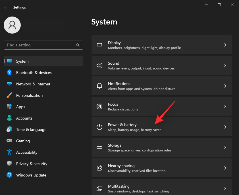 如何在 Windows 11 上调整屏幕亮度？
