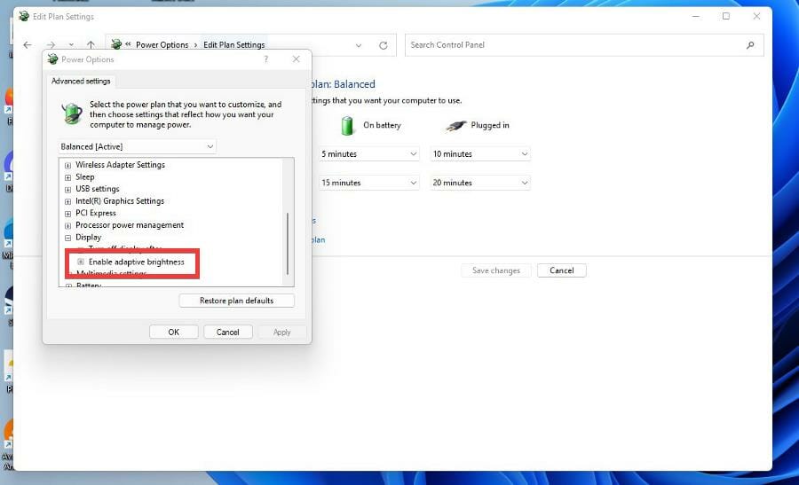 如何在 Windows 11 上配置内容自适应亮度