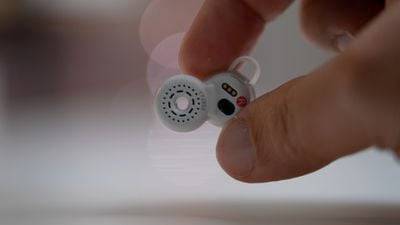 索尼的新 LinkBuds 与苹果的 AirPods 3