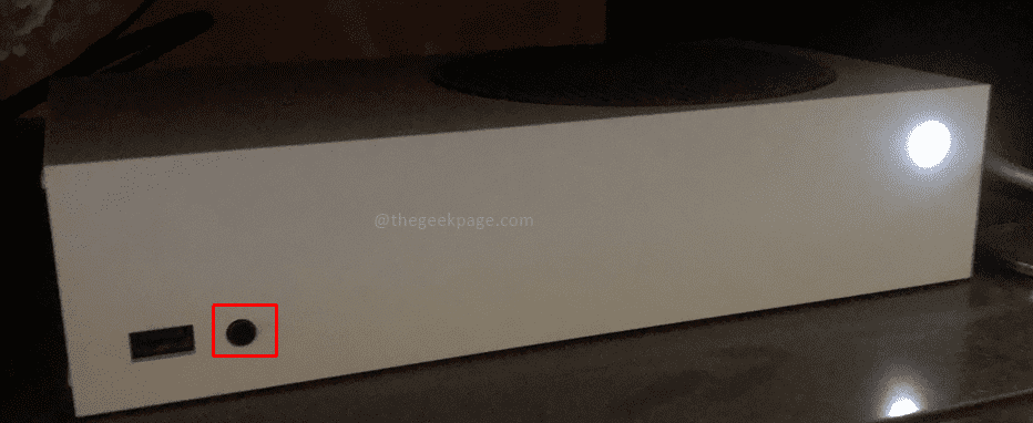 如何重置 Xbox Series S 或 X 的控制器