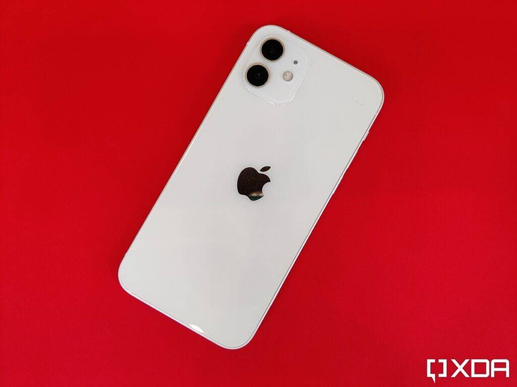 OnePlus 9RT vs. Apple iPhone 12：如何选择您的新智能手机？