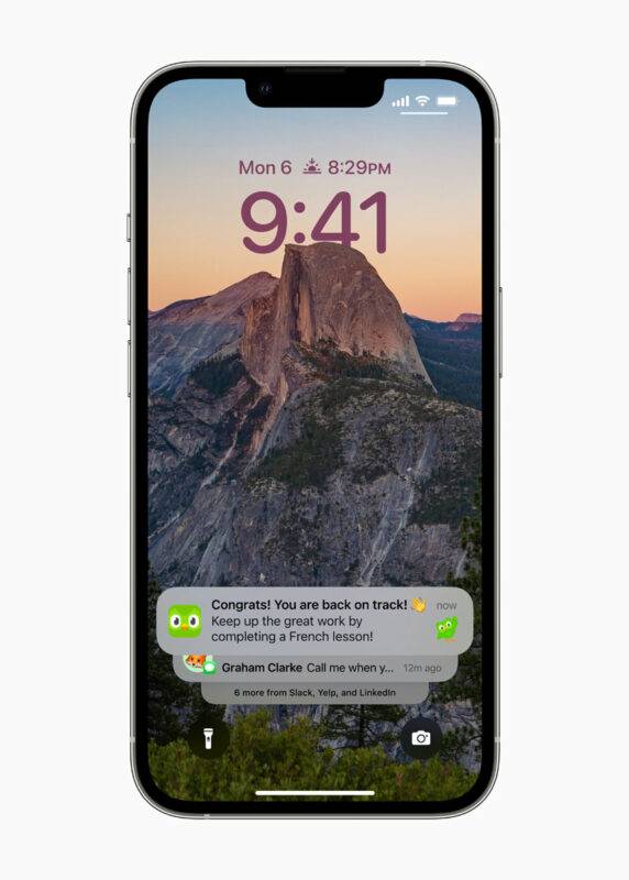 如何在 iOS 15 及以上版本的设备上恢复旧的锁屏通知样式？