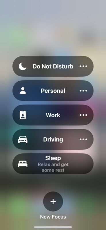 如何在 iPhone 上关闭自动对焦功能？