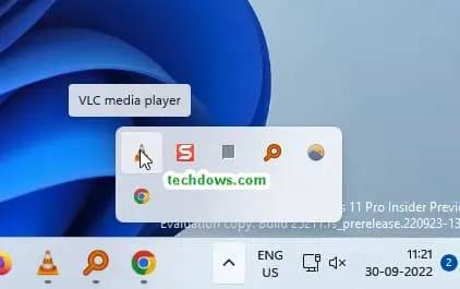 如何在 Windows 11 中启用新版任务栏图标？