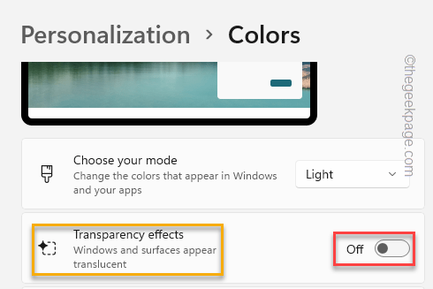 如何解决 Windows 11 任务栏上方出现透明矩形框的问题？