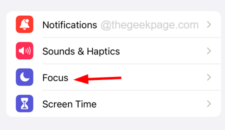 如何允许特定联系人在 iPhone 的请勿打扰模式下呼叫?