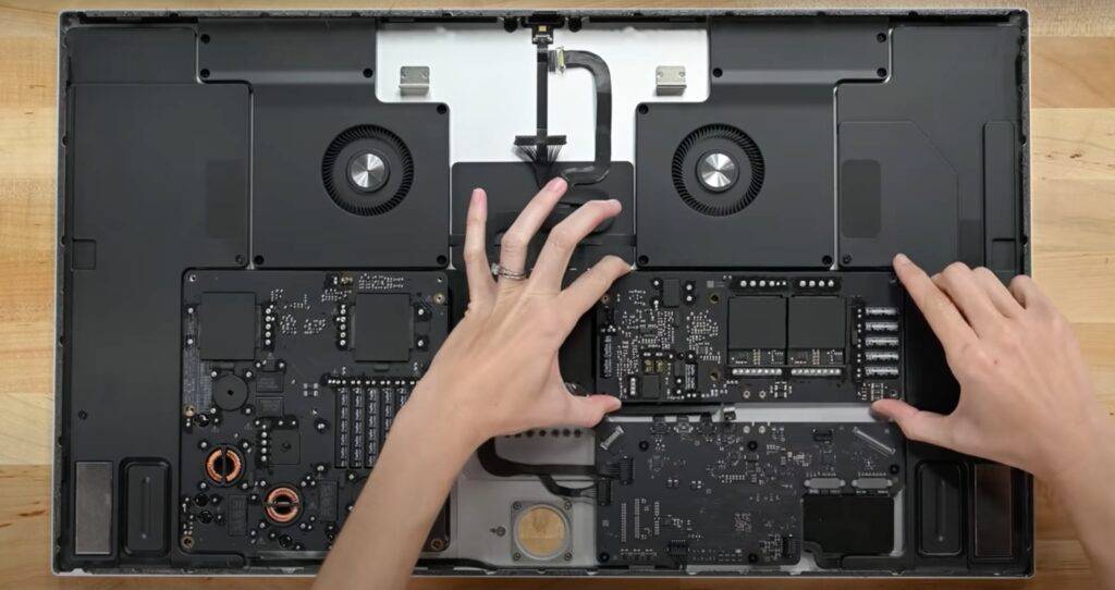 iFixit 解拆Studio Display 结构像iMac