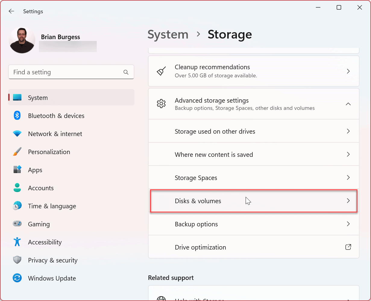 如何在 Windows 11 中删除驱动器号？