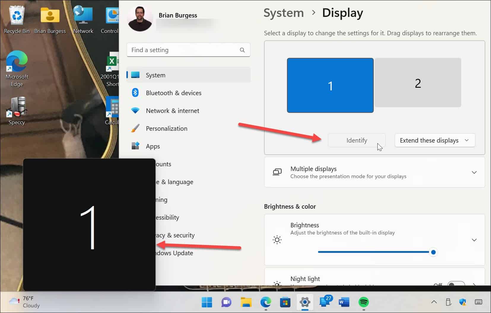 如何在 Windows 上设置双显示器的不同壁纸？