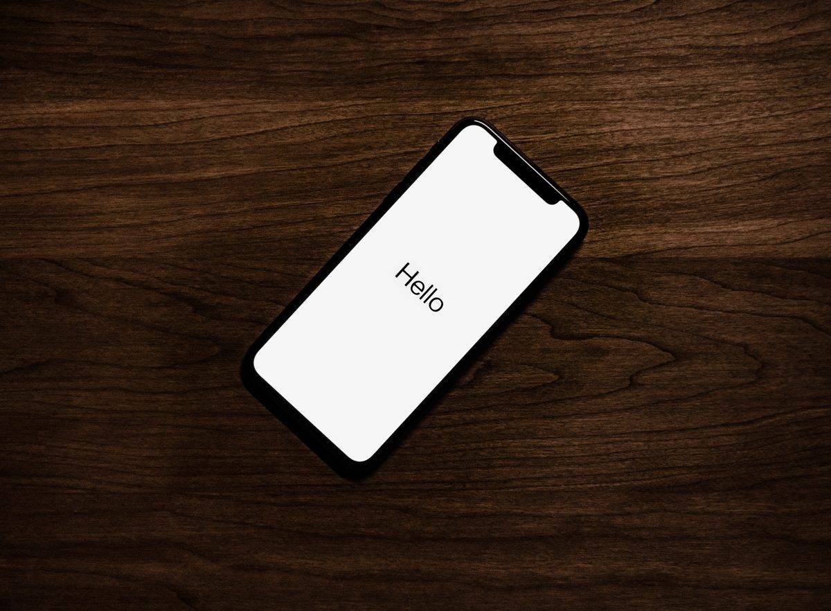 如何处理iPhone显示SOS Only的问题？