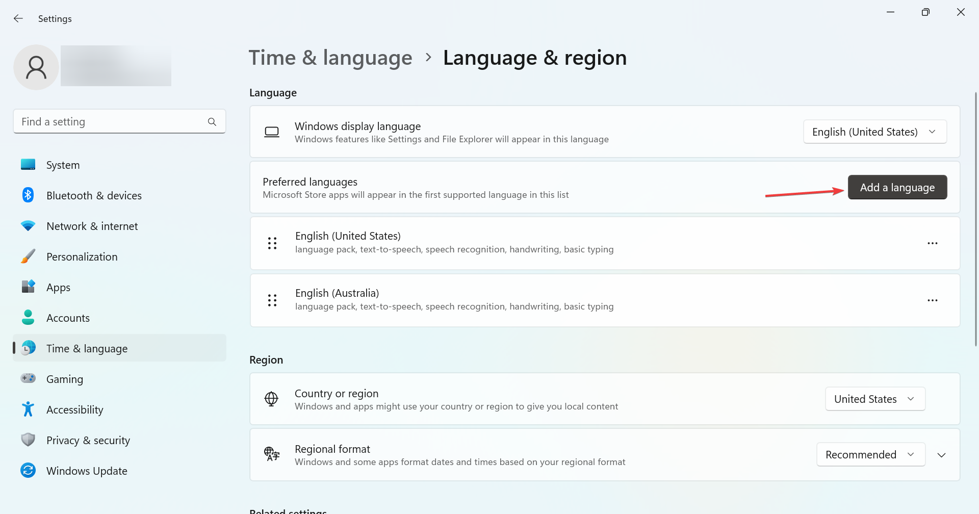 如何在 Windows 11 中更改小部件的语言?