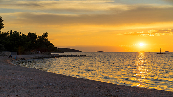 Python中如何操作MySQL数据库？