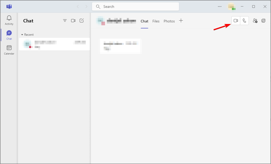 如何在 Teams 中使用任务栏共享屏幕？