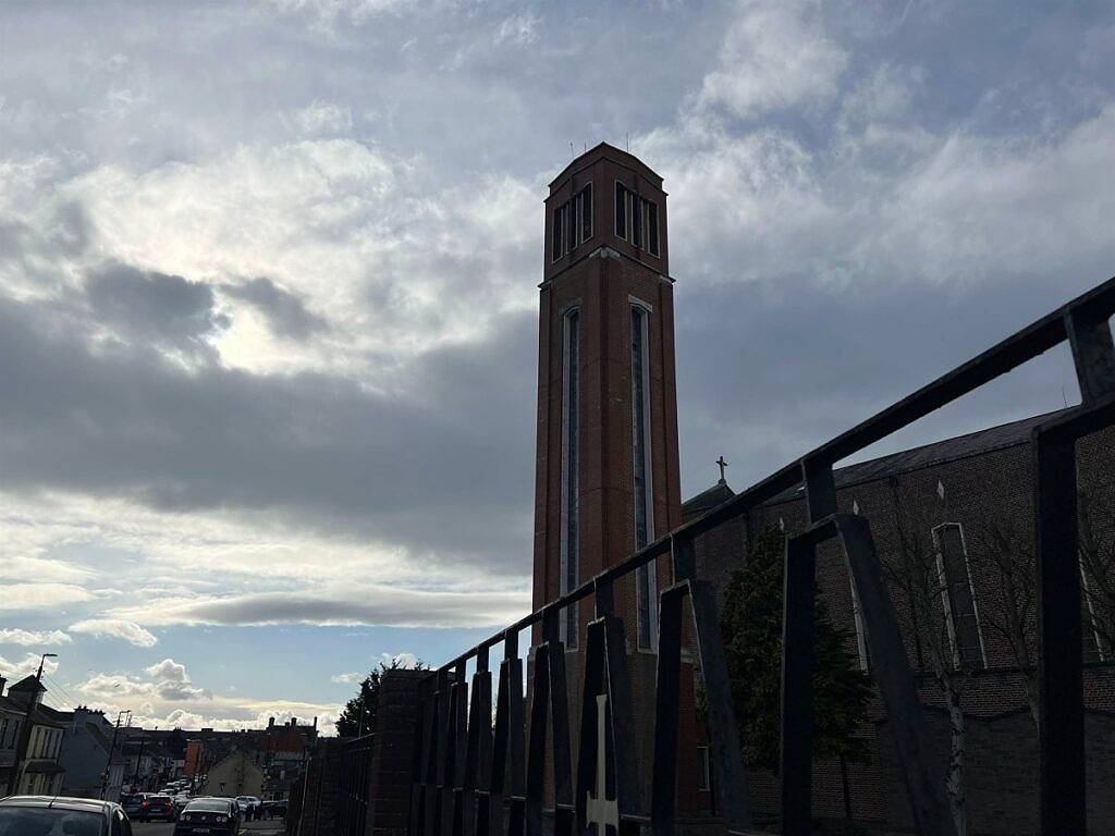 比较OnePlus 10 Pro和Apple iPhone 13 Pro：选择适合你的手机