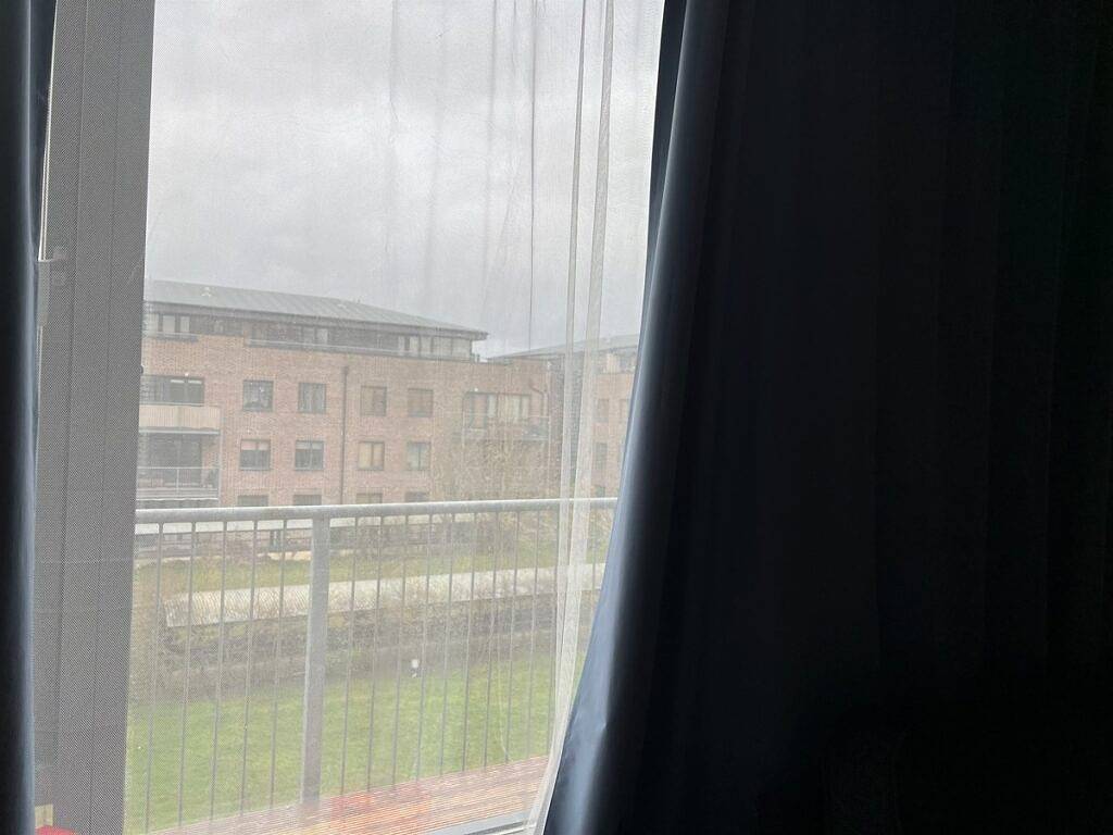 比较OnePlus 10 Pro和Apple iPhone 13 Pro：选择适合你的手机