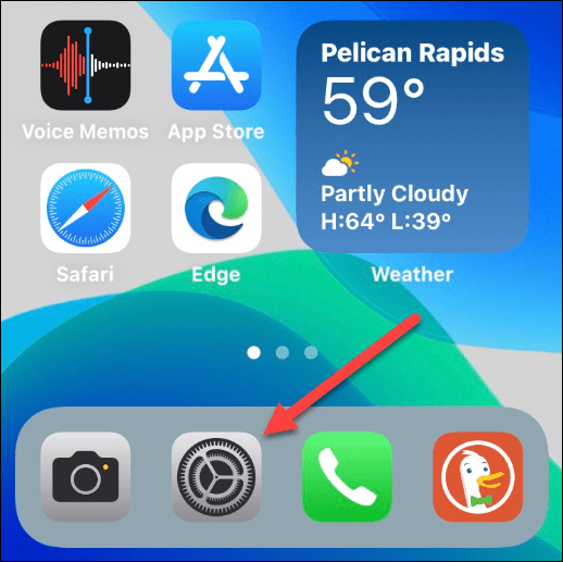 如何在 iPhone 15 上开启反色模式