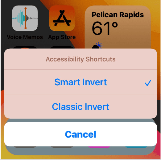 如何在 iPhone 15 上开启反色模式