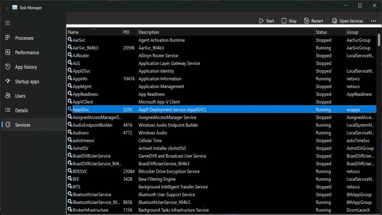 Windows 11 build 22538 上的窄任务栏可能暗示新的变化，新的任务管理器也是