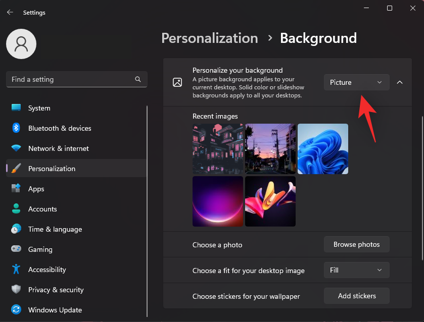 如何在 Windows 11 的桌面上使用贴纸