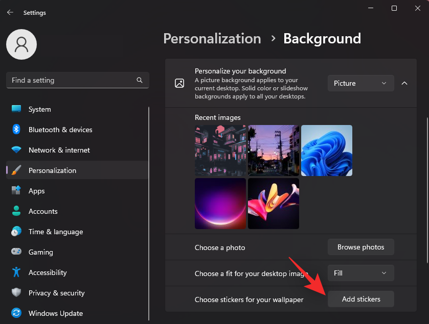 如何在 Windows 11 的桌面上使用贴纸