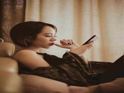 如何在没有电话的情况下阅读某人的短信？