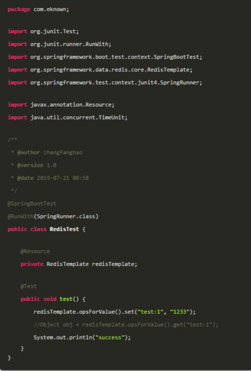 如何解决在SpringBoot下Redis使用中出现的序列化乱码问题？