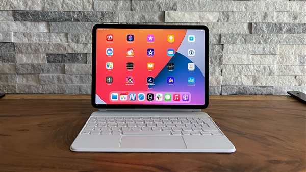 苹果新iPad Pro 2024年亮相:OLED屏幕引领未来