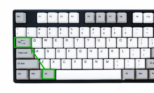 Win10游戏全屏任务栏没法隐藏该怎么办？