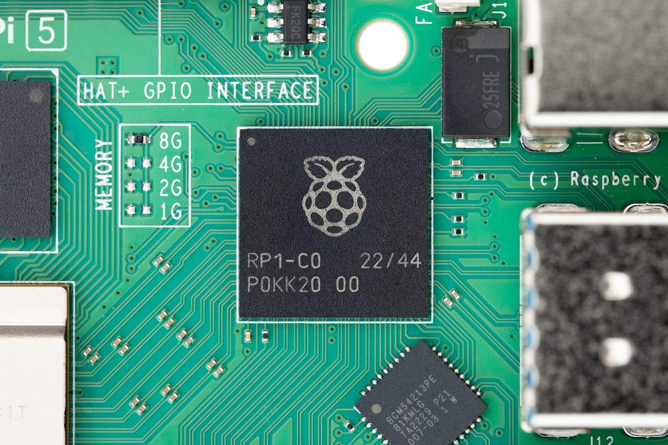 树莓派5来了:算力提升2.5倍,支持PCIe,438元起售