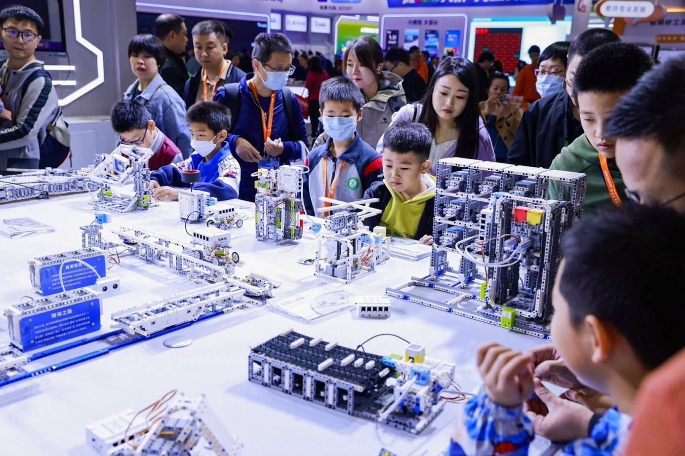 第82届中国教育装备展开幕，猿编程发布人工智能教育新模式