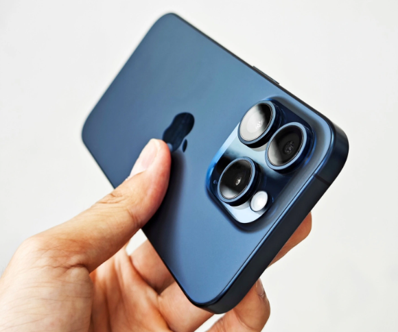 Photon Camera新版发布,iPhone 15 Pro用户解决存储难题