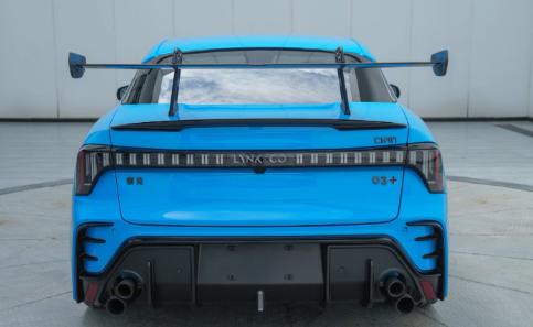 领克03+Cyan 定制车型亮相:鲜艳Cyan蓝车漆引人瞩目