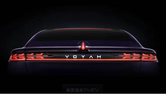 岚图汽车震撼亮相:岚图追光 PHEV 预售即将开启