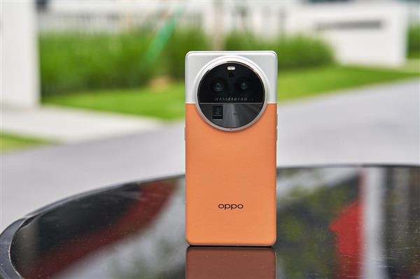 OPPO新机PHZ110发布,跑分刷新天玑9300纪录