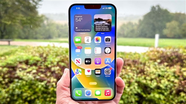 苹果增加4.5亿美元投资,将iPhone 14卫星通信服务的免费期延长一年