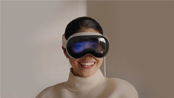 高端市场再迎新秀:苹果Vision Pro售价公布,技术升级抢眼
