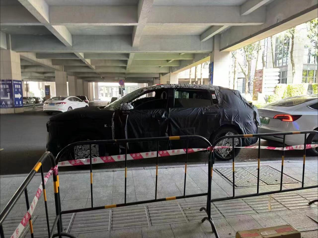 保时捷Macan急了?极氪新款SUV曝光:今年上市