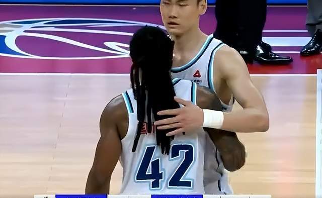 CBA大爆冷！11冠王主场惨败，超级外援35+12+9，杜锋苦笑