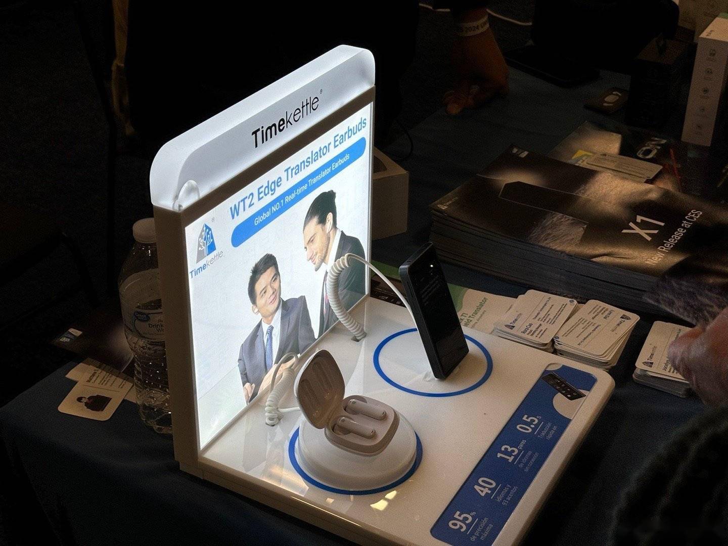 小雷带你逛CES 2024：AR眼镜、AI翻译耳机都来了……