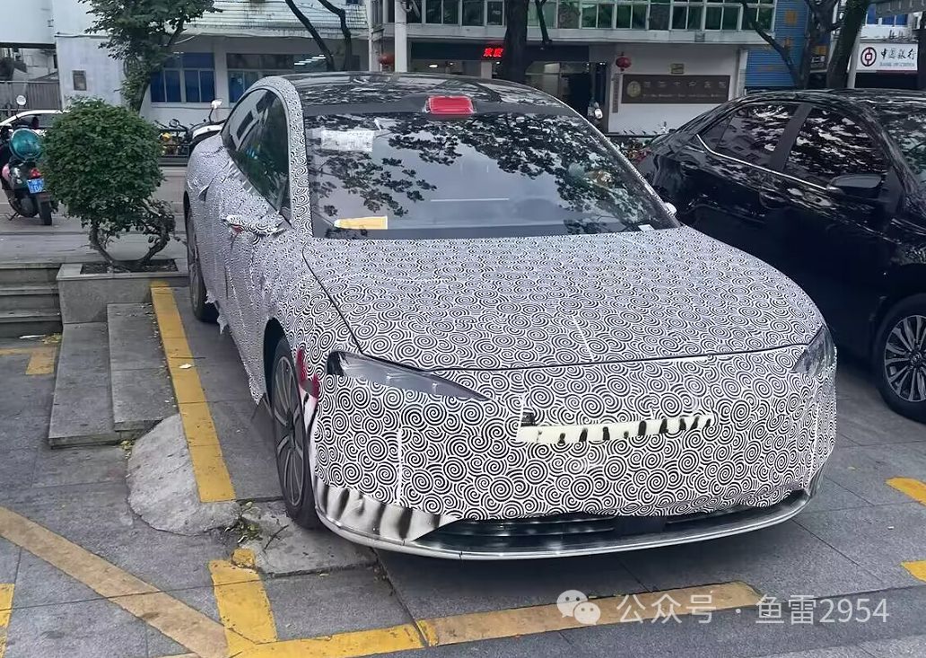 鸿蒙智行「宇宙」即将再添一员!名气打出去就是胜利?