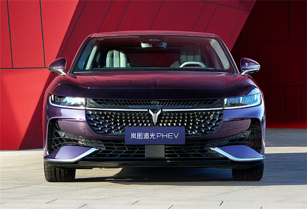 岚图汽车2024年销售目标锁定10万辆,全面深化智能布局