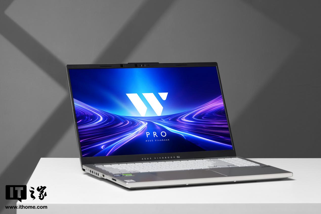 华硕无畏 Pro15 2024 图赏：首款搭载酷睿 Ultra9+RTX4060 全能 AI 轻薄本