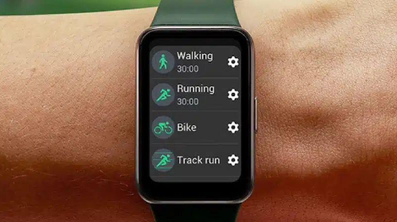 三星Galaxy Fit3健身手环规格全览,屏幕升级大亮点