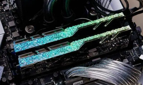 芝奇皇家戟内存条的高度规格多大？