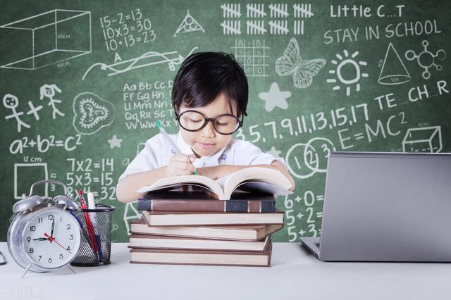 u盘电脑后面能识别